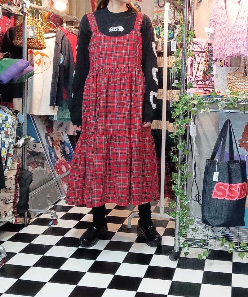 ボーダーズアットバルコニー ワンピース レッド　タータンチェック ボーダーズアットバルコニー ワンピース レッド タータンチェック 襟
