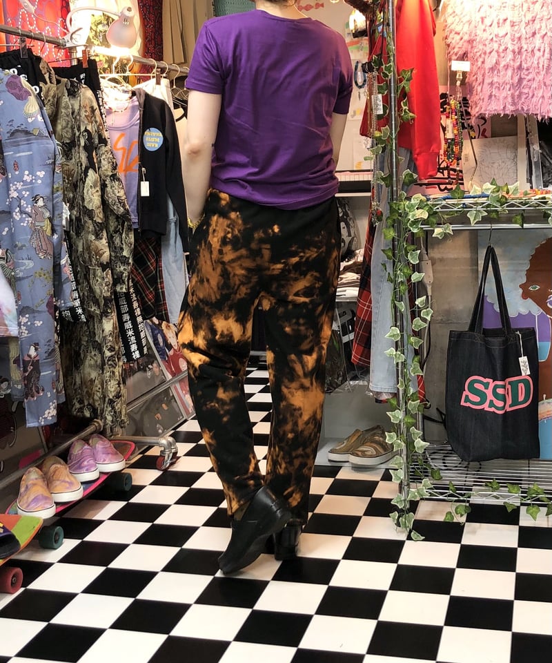 BEAMS ブリーチ タイダイ スウェットパンツ BEAMS ブリーチ タイダイ スウェットパンツ