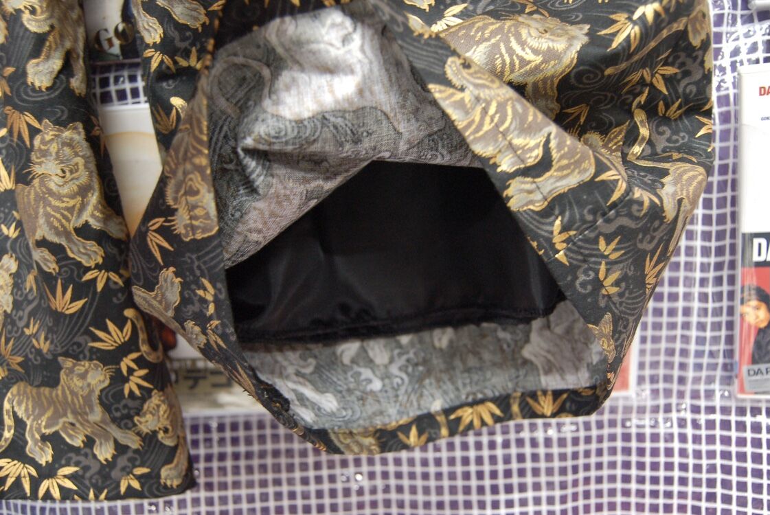 虎 和柄 裏地付きコットンワイドパンツ:ブラック キュロット