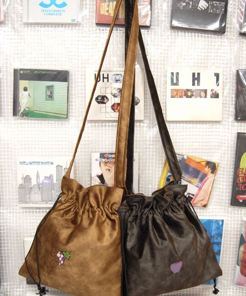 刺繍 スエード調 巾着ショルダーバッグ | SWIVEL SLUM DIVE