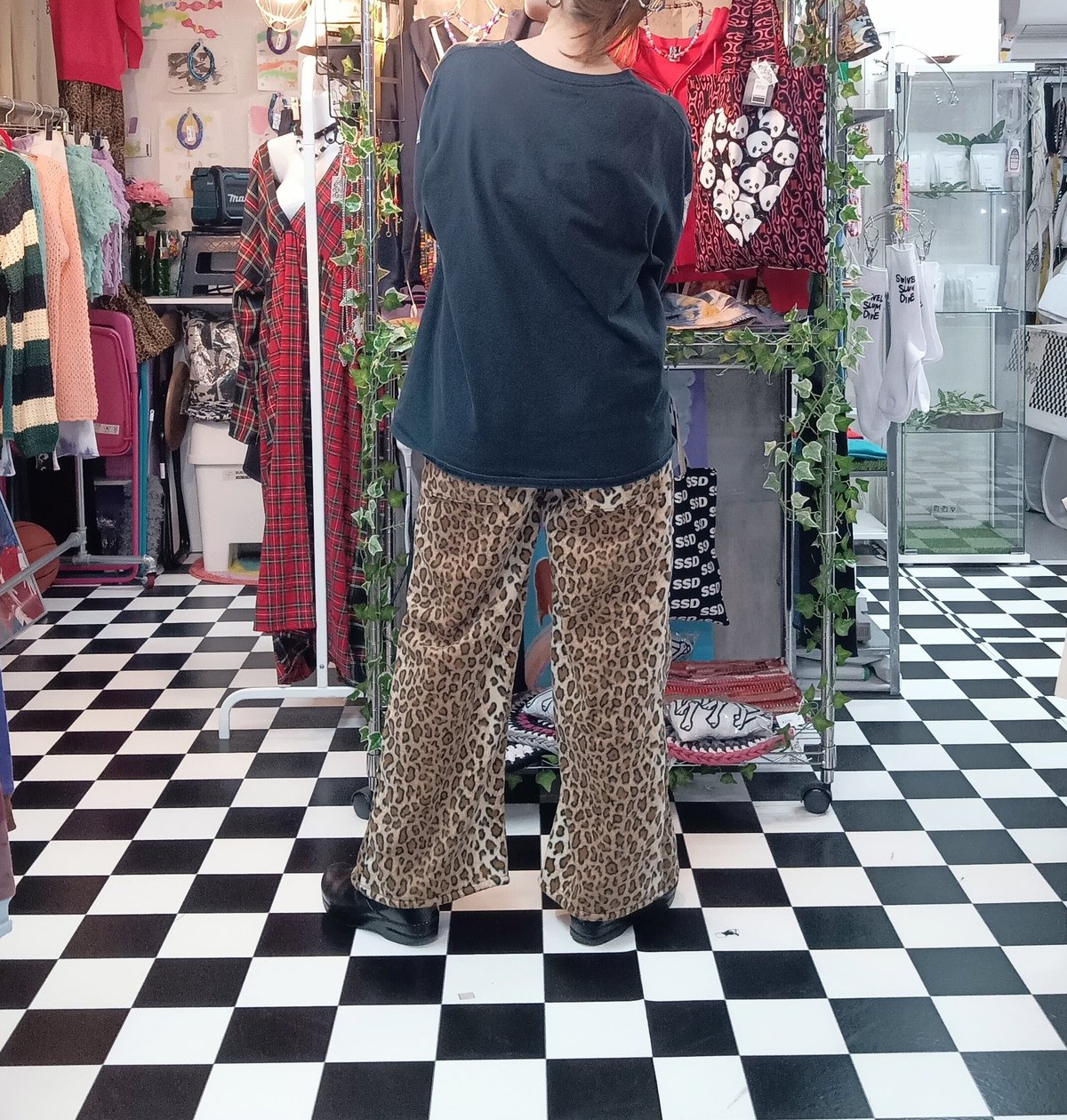 ヒョウ柄フリース ワイドパンツ/レオパード | SWIVEL SLUM DIVE