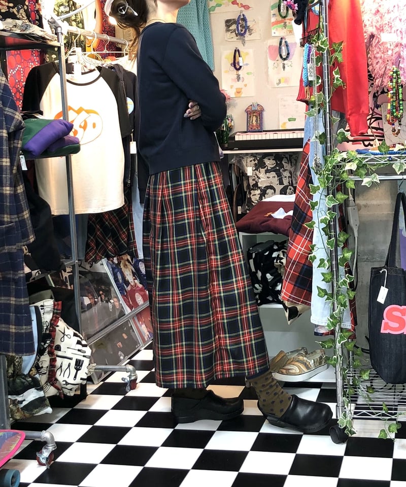 起毛タータンチェック フレアプリーツロングスカート:ネイビー 起毛タータンチェック フレアプリーツロングスカート:ネイビー