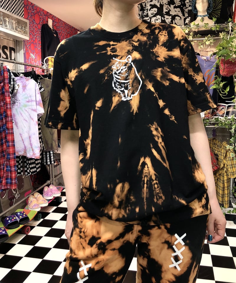 ssd cat ブリーチタイダイ染め Tシャツ | SWIVEL SLUM DIVE