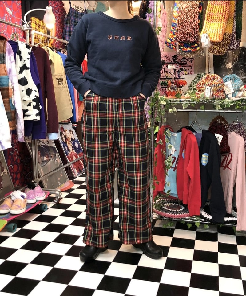 タータンチェック　裾フリルコットンフレアパンツ:ネイビー タータンチェック 裾フリルコットンフレアパンツ:ネイビー パンツ