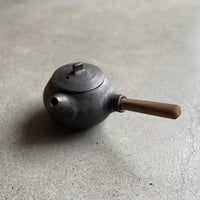 馬場勝文　丸型急須　黒釉
