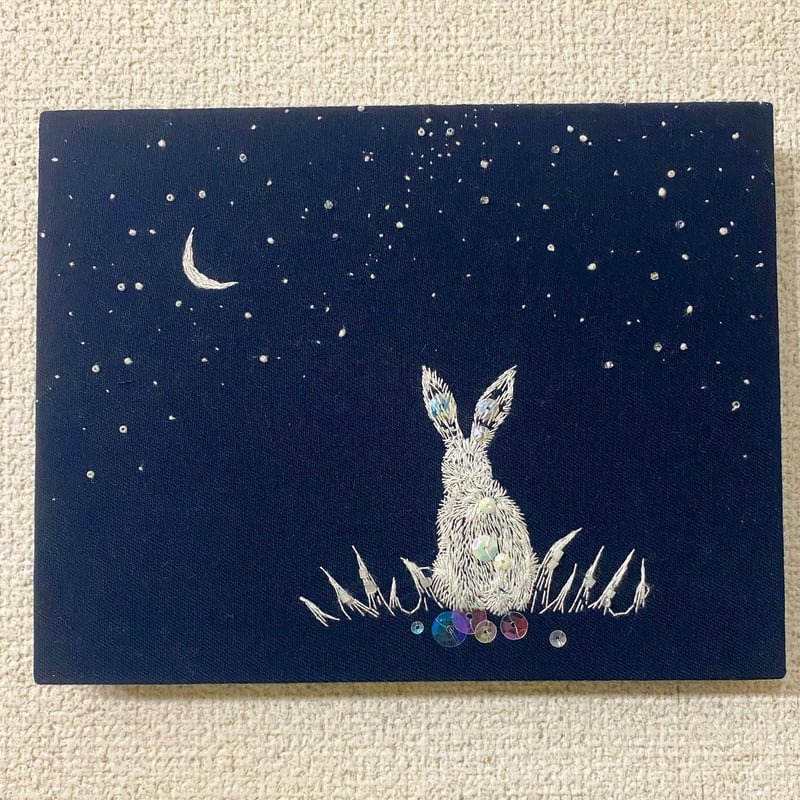 arica aki 幸運のうさぎフラッグオーナメント（木彫切り絵） 切り絵額装（SUN&MOON) うさぎ | うさぎセレクトショップ森音