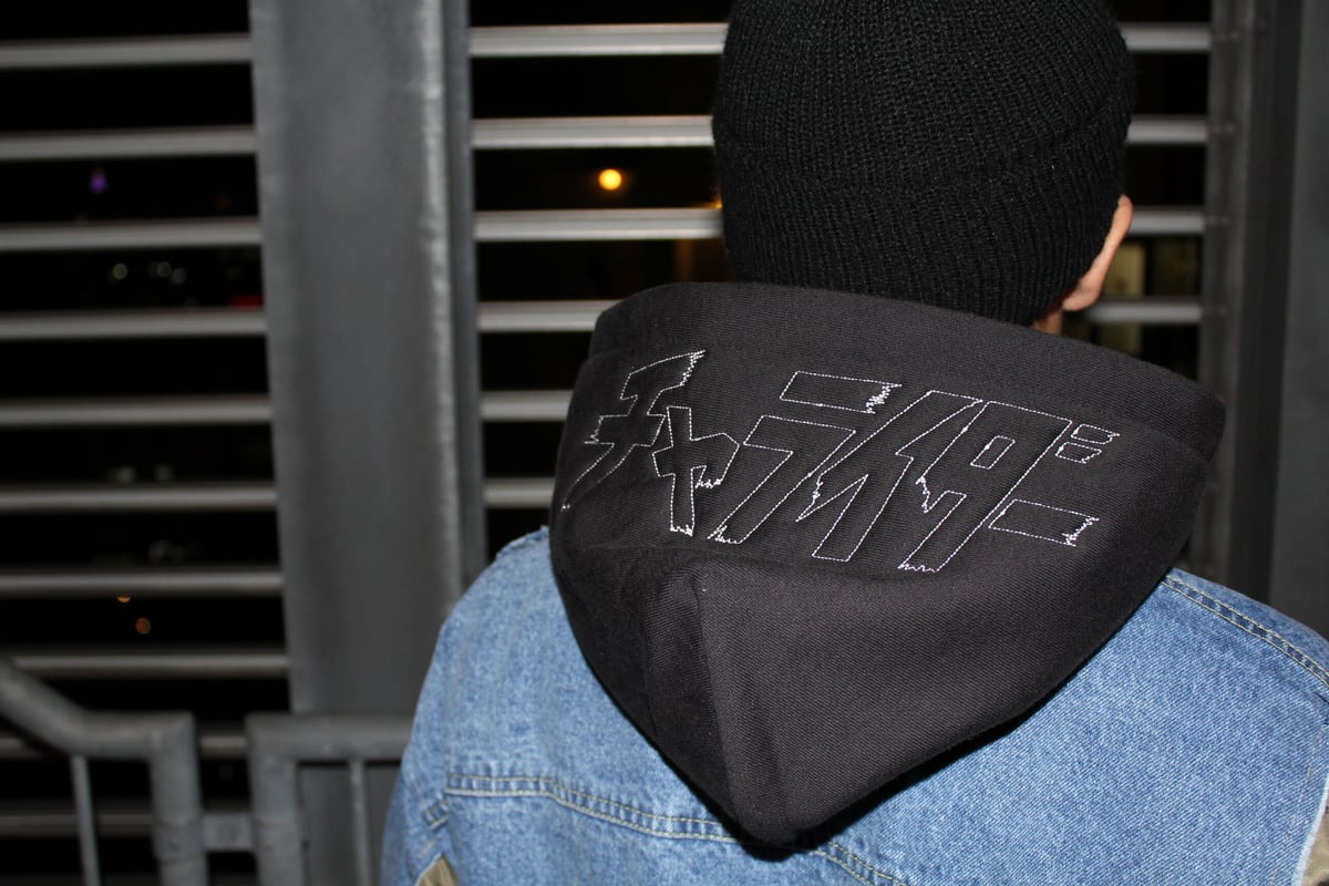 黒 フード付きトレーナー刺繍ロゴ付き JONES Sports トレーナー スウェット 「別注」JONES / フロント