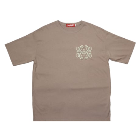 チャラベ　ビッグシルエットTシャツ