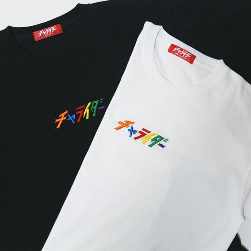 PLEASURES ソロウ カラー刺繍ロゴ ヘビーウエイト 半袖 Tシャツ ヘビーウェイトマルチカラー刺繍Tシャツ ブラック | チャ