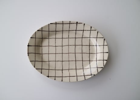 yoshimitsu nakasono / oval plate  kurocheck