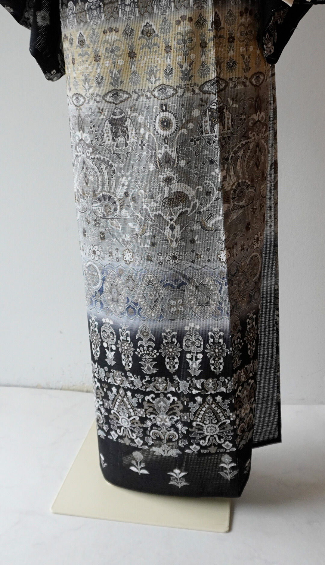 D374＋　D369 夏着物　訪問着　萩　黒地　紗　正絹　極美品 fit=scale-down,w=1200