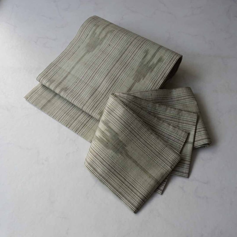 半幅帯】山葵茶色地 縞に絣文 紬地 仕立ておろし 半幅帯 | 大山