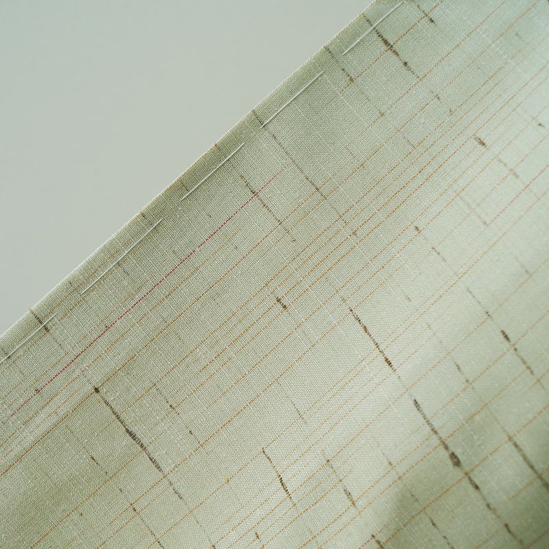 紬(袷) (織出し 縦縞に七宝つなぎ絣紋様 織出し柄 未使用 濃色系)