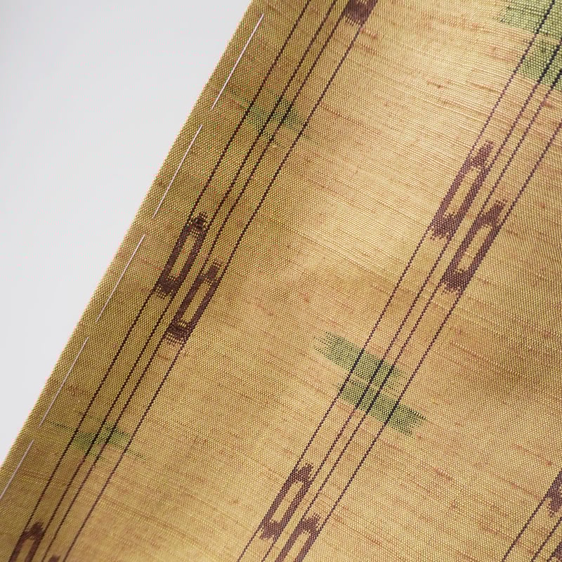 正絹 紬 山吹茶色 極絣織文 着物 裄64センチ 着丈130センチ 楽天市場】【新古品】 本場琉球かすり 紬 着物 未使用 正絹 袷