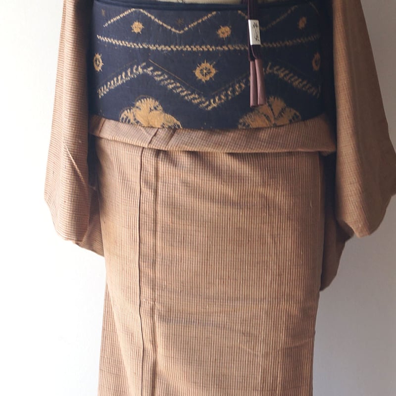 未使用品 紬 こげ茶系 格子 身丈164.5cm 裄丈69.0cm お洒落 正絹 未使用品 紬 こげ茶系 格子 身丈164.5cm 裄丈69.0cm お洒落