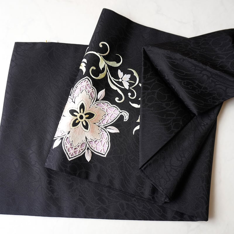 なごや帯】黒地 花刺繍 なごや帯 | 大山キモノ・ちぇらうなぼるた なごや帯】黒地 花刺繍 なごや帯 | 大山キモノ・ちぇらうなぼるた