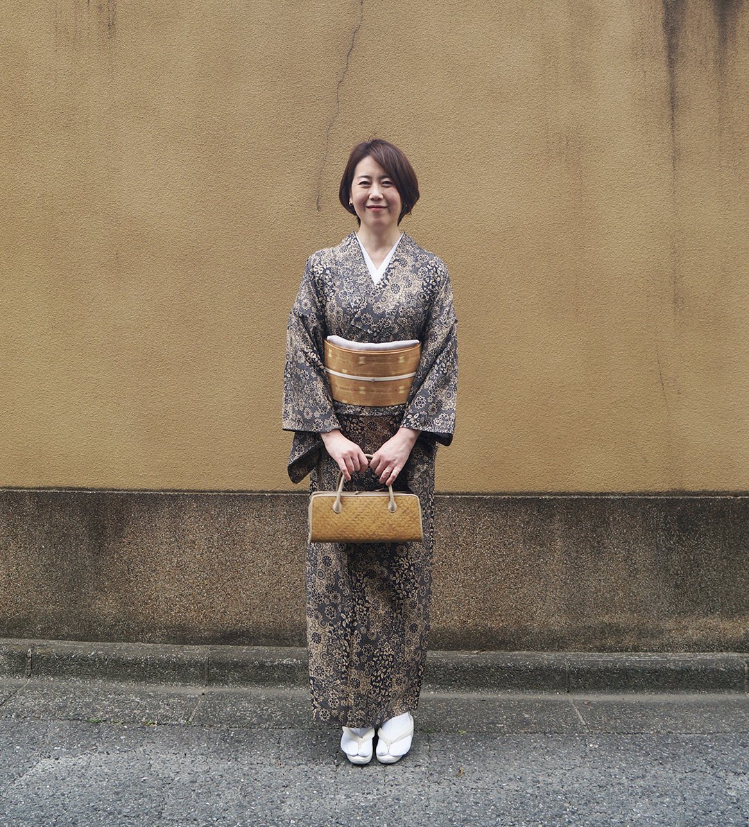 未着用！美品＊単衣＊型染め＊伝統美＆普遍的＊花唐草＊着物＊１５８ｃｍ＊裄６６ 未着用！美品＊単衣＊型染め＊伝統美＆普遍的＊花唐草＊着物