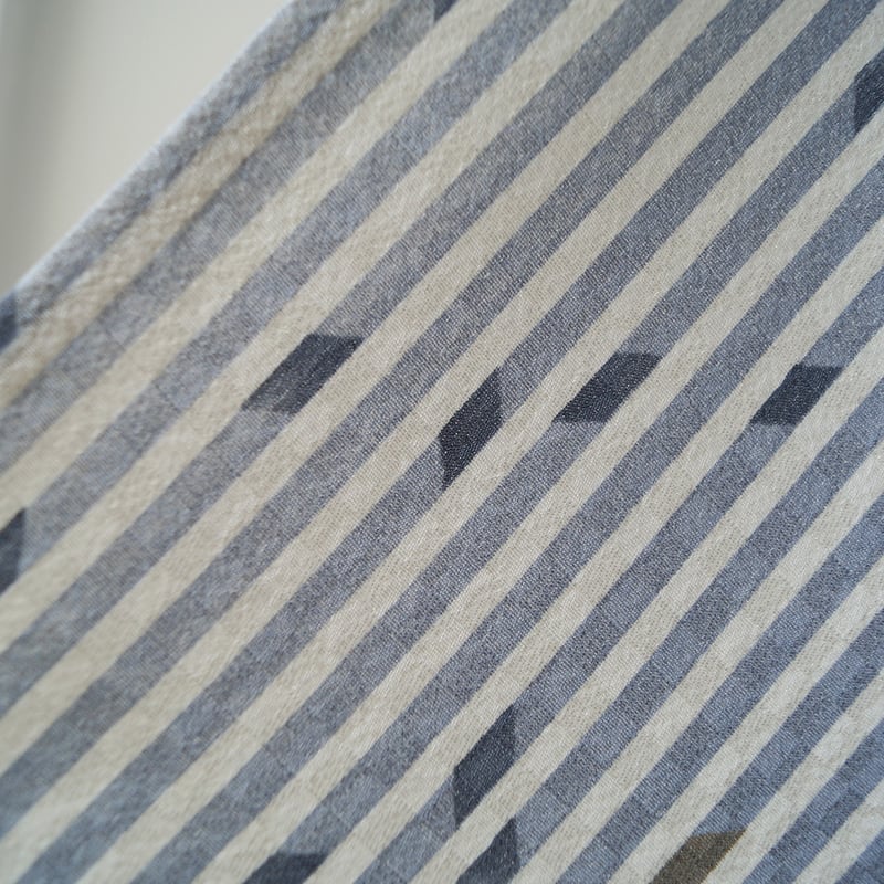 小紋☆単衣☆ストライプ☆裄71cm☆涼しげな生地感☆大きいサイズ☆グレイ系 小紋☆単衣☆ストライプ☆裄71cm☆涼しげな生地感☆大きいサイズ