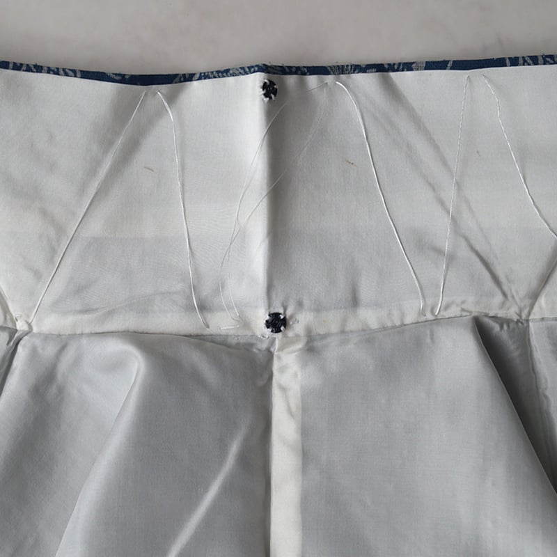 藍染め 間道 紬 裄66 正絹 ストライプ 花唐草 広衿 袷 着物 U-496 楽天市場】【新古品】 紬 置賜紬 着物 正絹 袷 渡源織物 江戸の