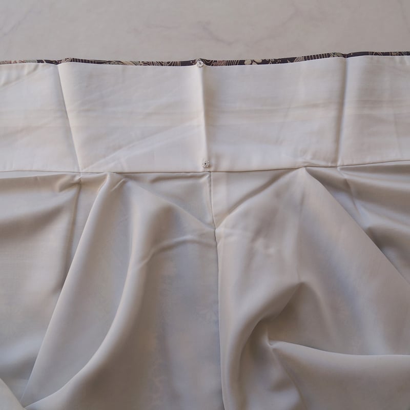 袷】涅色 御所解文様 小紋 | 大山キモノ・ちぇらうなぼるた