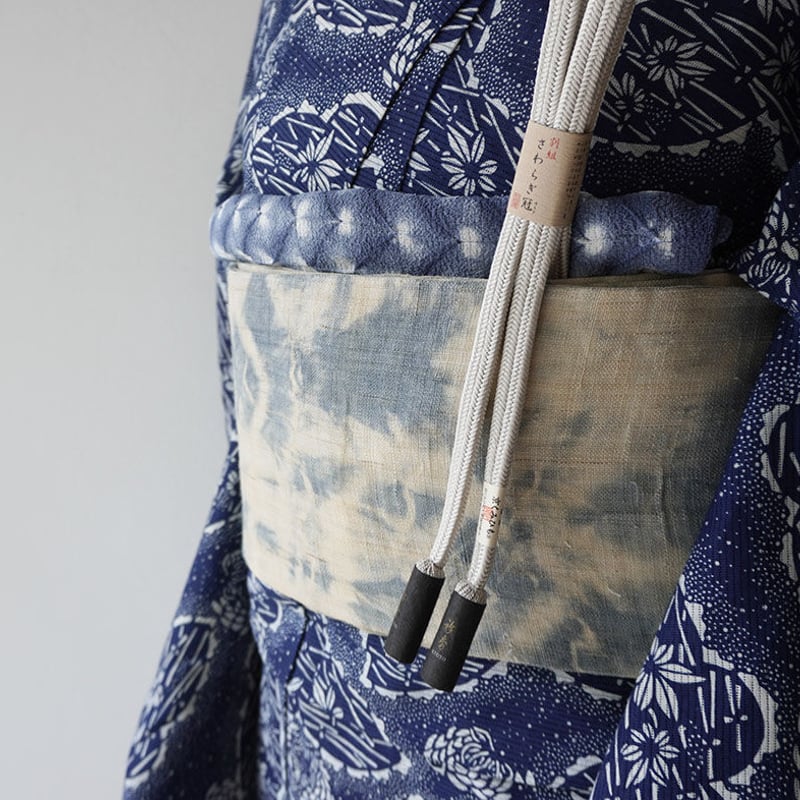 浴衣】初山一之助作 蝶々文 長板藍染 綿絽 浴衣 | 大山キモノ 浴衣】初山一之助作 蝶々文 長板藍染 綿絽 浴衣 | 大山キモノ