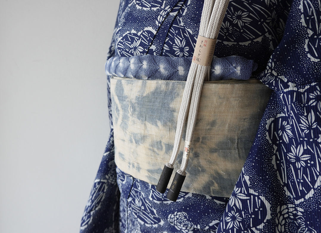 浴衣】初山一之助作 蝶々文 長板藍染 綿絽 浴衣 | 大山キモノ 浴衣】初山一之助作 蝶々文 長板藍染 綿絽 浴衣 | 大山キモノ