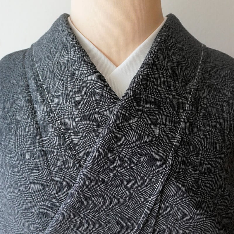 サーモンオレンジ色の着物　鮫小紋　新品未使用　仕付糸付き 549490148.jpg?1547126860
