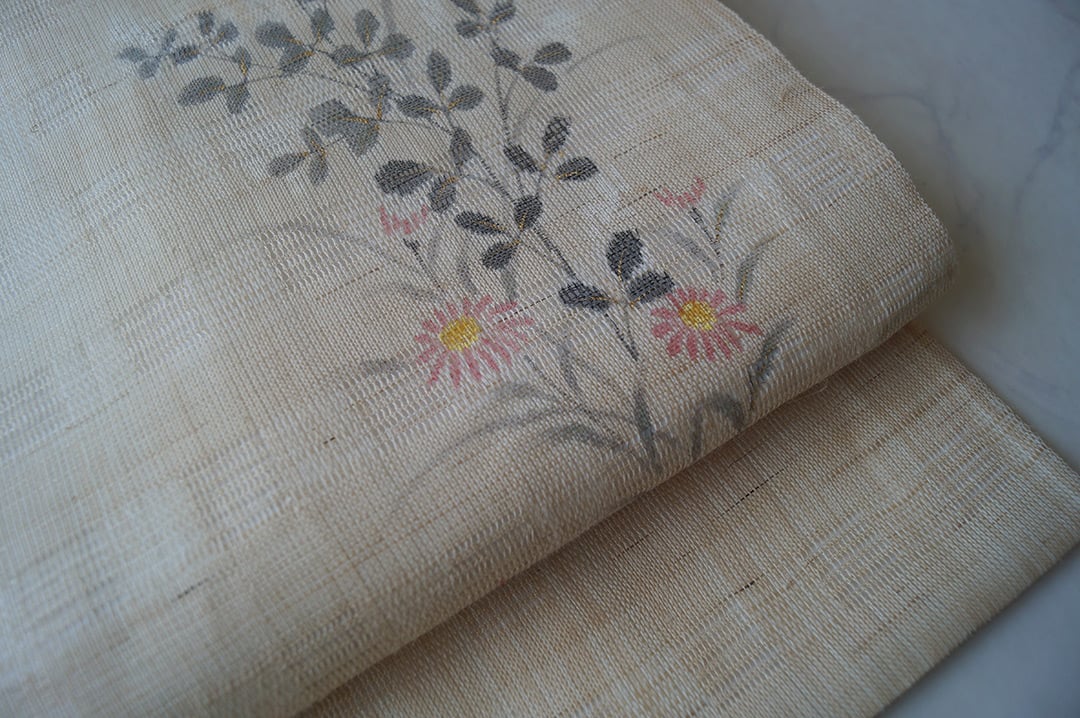 夏なごや帯】桐山紫香作 生成り色 夏の野の花文 手描き友禅麻 夏なごや帯】桐山紫香作 生成り色 夏の野の花文 手描き友禅麻