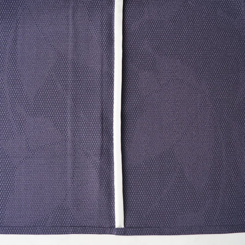 本塩沢 やまだ織 単衣 小紋 正絹 亀甲絣 赤と黒の斜線 証紙 美品 イ5657 単衣】藍鉄色地 蚊絣亀甲 蝶文 本塩沢 やまだ織証紙付き | 大山