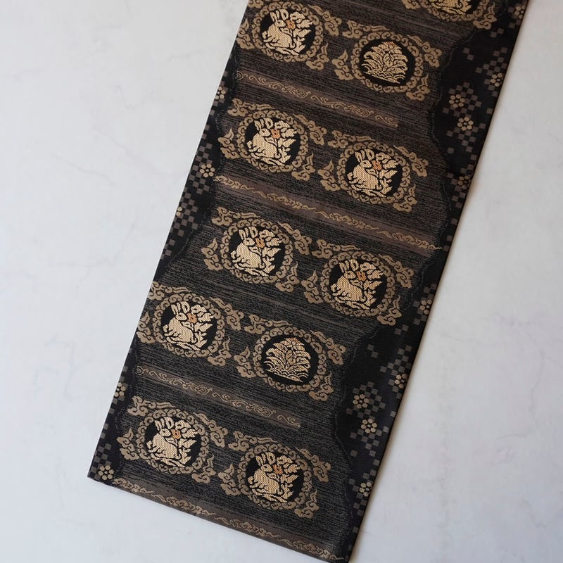 華やかな花柄の黒い帯 袋帯 華繭 黒地に華やかで鮮やかな花と蝶 9210-22-9194 - きもの