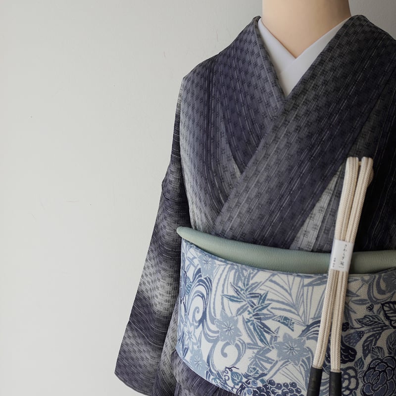 青黒の市松に百合/艶のある紬/裄68/袷/やまと謹製