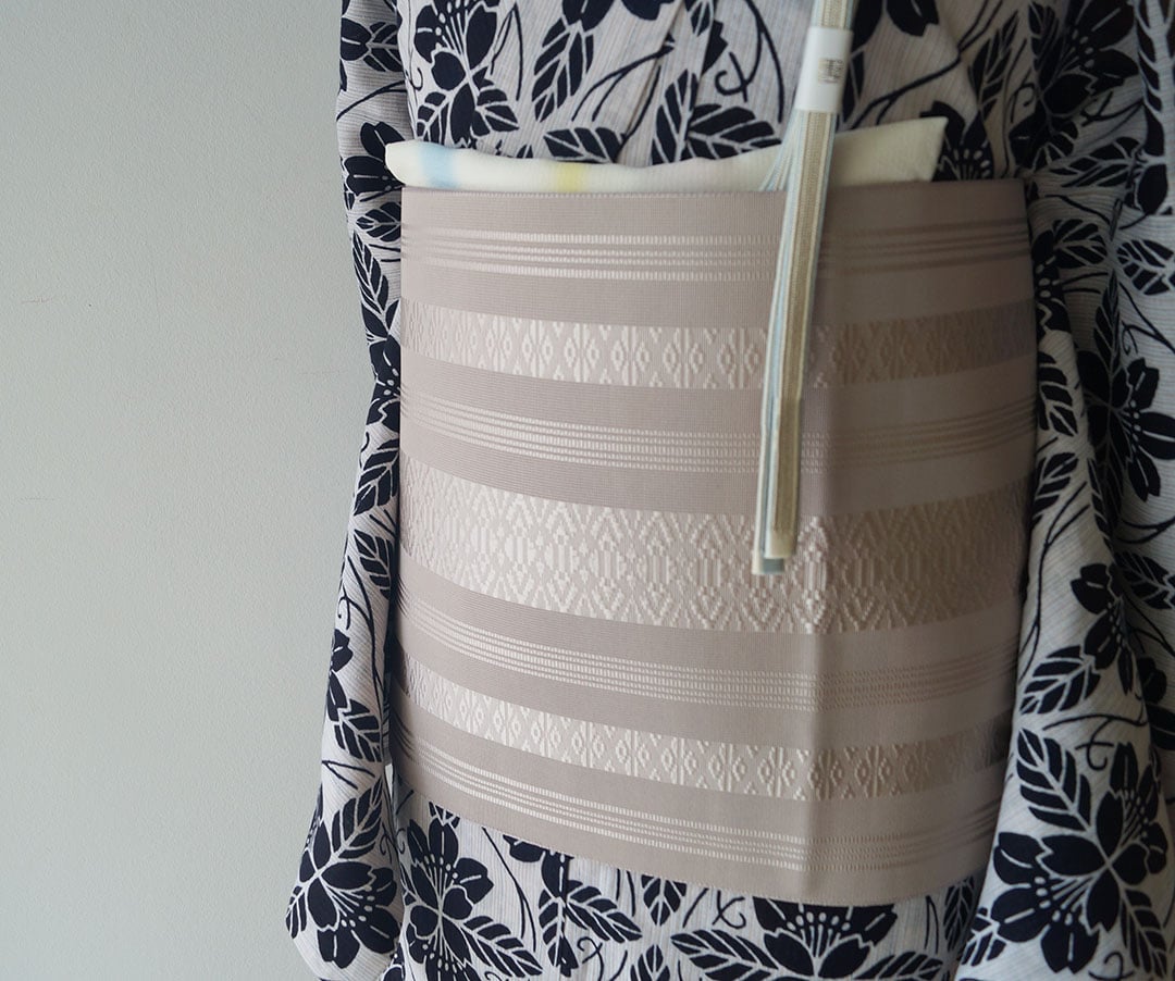 お洒落な紗献上博多帯▫桃色、紅梅色の中間、独鈷織りの透け感美しい夏