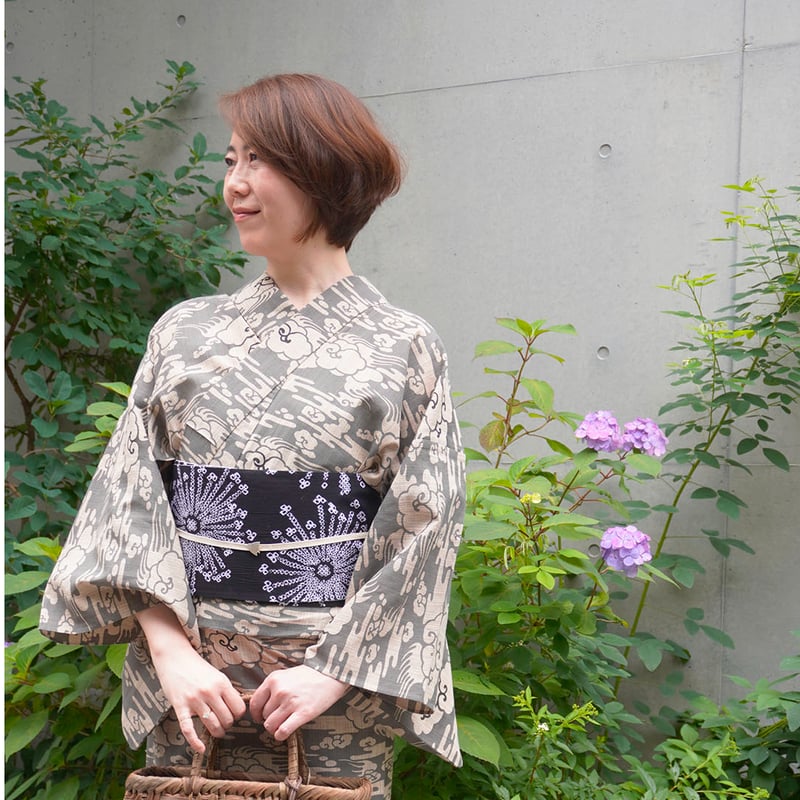 竺仙・浴衣】竺仙製 海松茶色×生成り色 松煙染小紋 瑞雲と霞文 竺仙・浴衣】竺仙製 海松茶色×生成り色 松煙染小紋 瑞雲と霞文