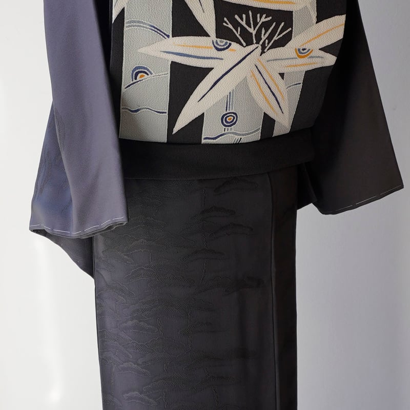 上質正絹　付け下げ染め分け暈し　葡萄葉柄　パールトーン 　ネーム入り 中古】 小紋 単衣 着物 リサイクル 正絹 春 秋 コーラルピンク