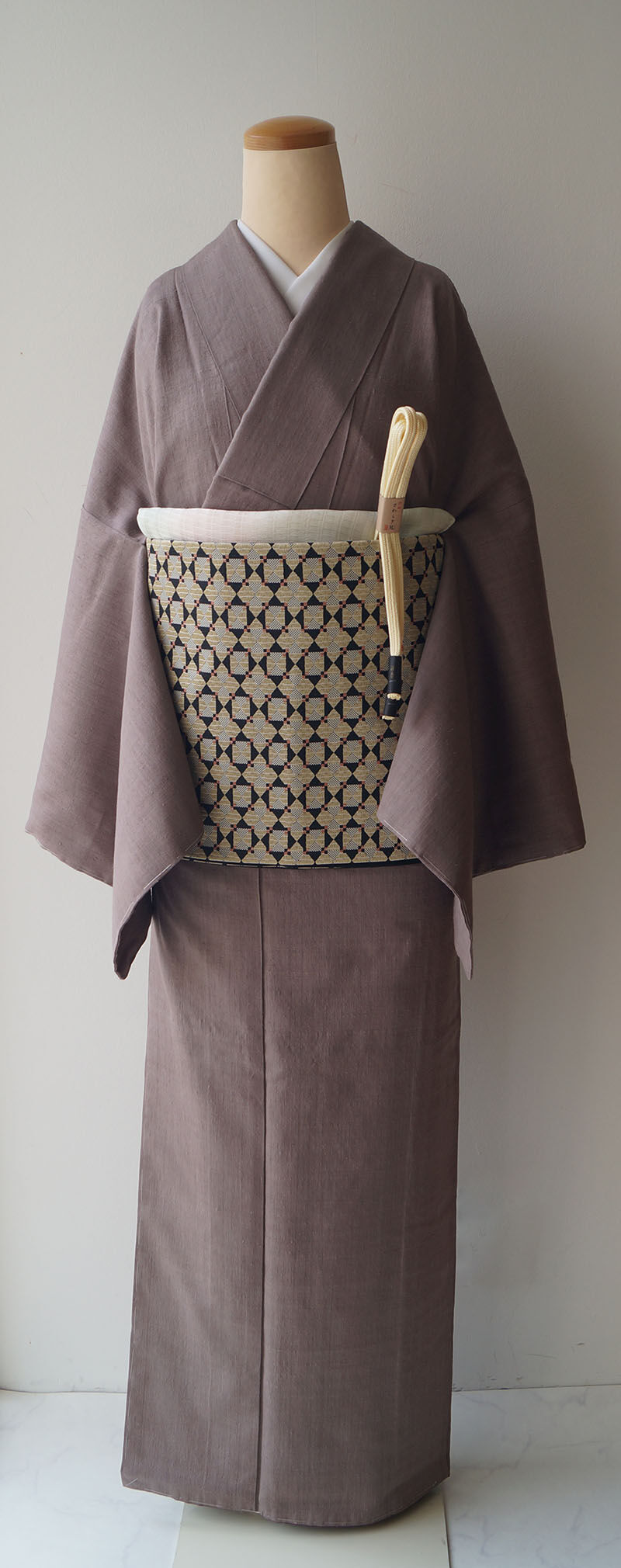 oiku 3点 結城紬 無地 焦げ茶 紋なし 残布 oiku 3点 結城紬 無地 焦げ茶 紋なし 残布 袷】灰藤茶色 無地 結城紬