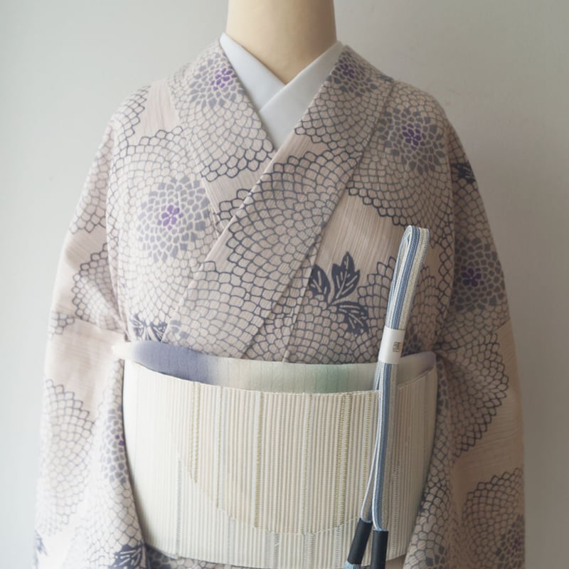 【Prices down】【お取り寄せ商品】螺鈿、シルバー925使用 帯留め「ブルー、ピンク系螺鈿 菊花」帯飾り 和装小物 洒落小物 螺鈿帯留め [送料無料]＜H＞ss2506wkm10 帯留めh Prices down2）螺鈿、シルバー925使用 帯留め「ブルー、ピンク