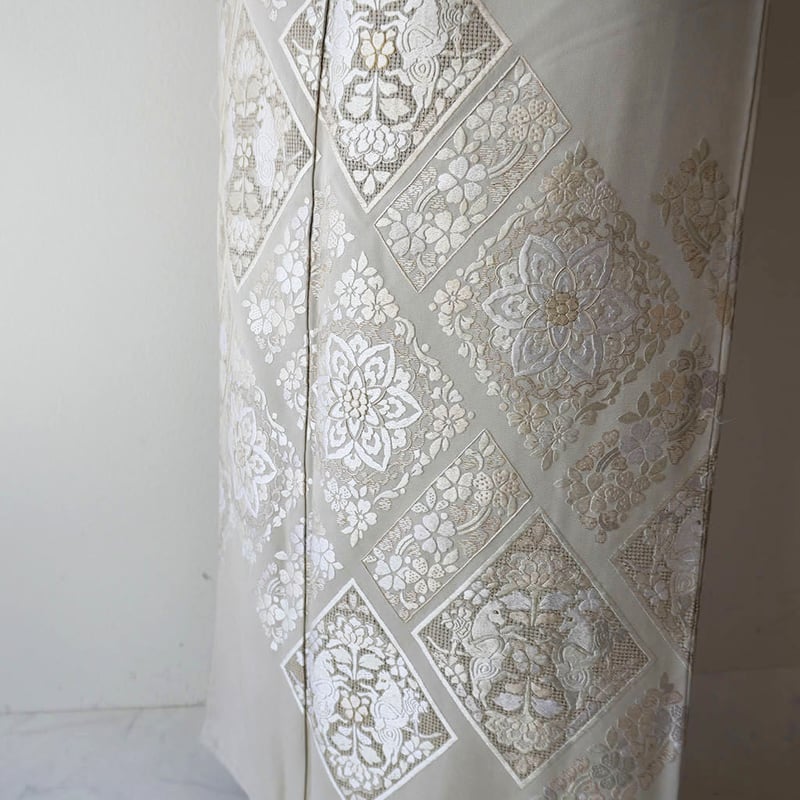 袷】紫水晶地 華唐草文汕頭刺繍色留袖 仕付け糸付き・ガード加工 袷】紫水晶地 華唐草文汕頭刺繍色留袖 仕付け糸付き・ガード加工