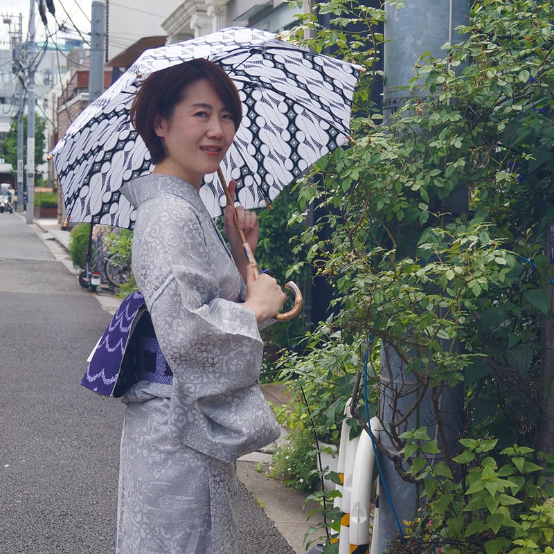 浴衣】小千谷織物 綿麻紅梅 越後型染浴衣 文様合わせ 白×白鼠色 浴衣】小千谷織物 綿麻紅梅 越後型染浴衣 文様合わせ 白×白鼠色