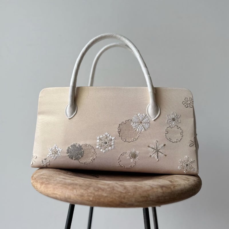 【美品】利休バック　刺繍入り　和装用バッグ 兎金] 利休バッグ（刺繍・藤の香）