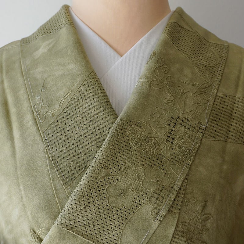 袷】青丹地 スワトー刺繍文 小紋 | 大山キモノ・ちぇらうなぼるた 袷】青丹地 スワトー刺繍文 小紋 | 大山キモノ・ちぇらうなぼるた