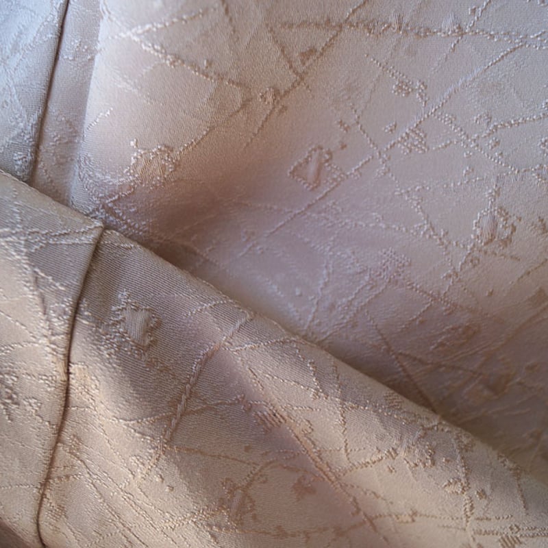 509mi66〇色無地 一つ紋 くすんだ赤みかがった茶色〇しつけ付き