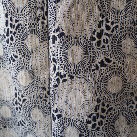 【浴衣】黒×生成色　菊唐草文　浴衣