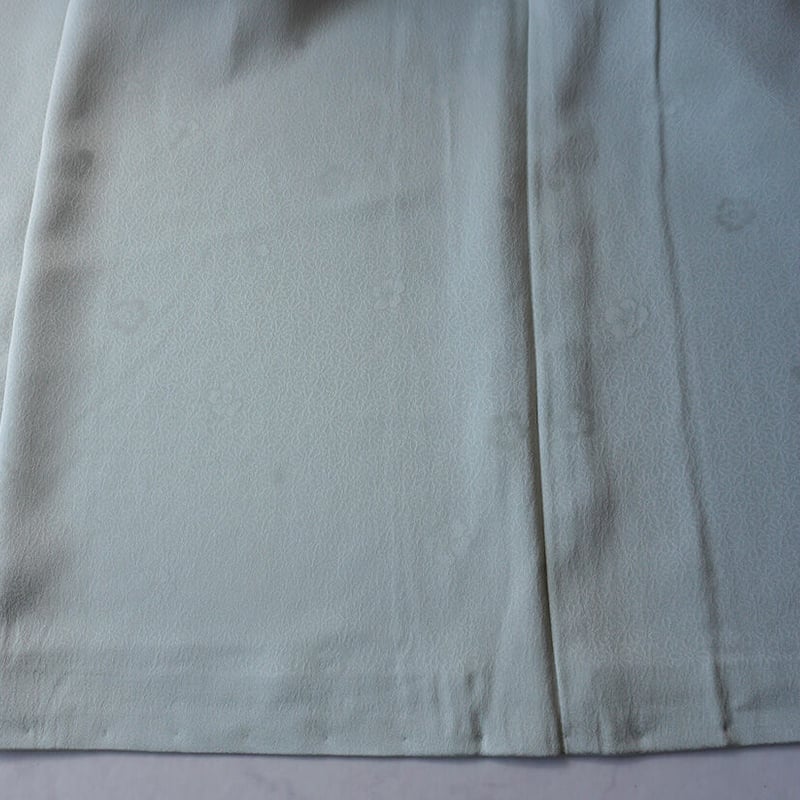 正絹【袷】色無地 花菱地紋 青磁色 身丈160cm裄64cm 正絹【袷】色無地 花菱地紋 青磁色 身丈160cm裄64cm 正絹【袷