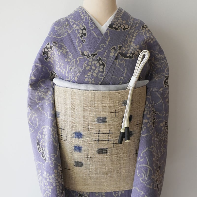 竺仙・浴衣】竺仙製 藤鼠色×生成り色 松煙染小紋 雪輪に秋草文