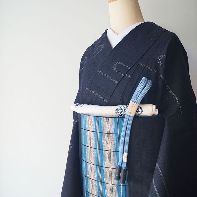 袋帯 ぜんまい紬 縦縞幾何学模様 乳白色 O-2580 ふくろ帯】黒×紺碧色 ぜんまい紬入り 格子縞文 ふくろ帯 | 大山