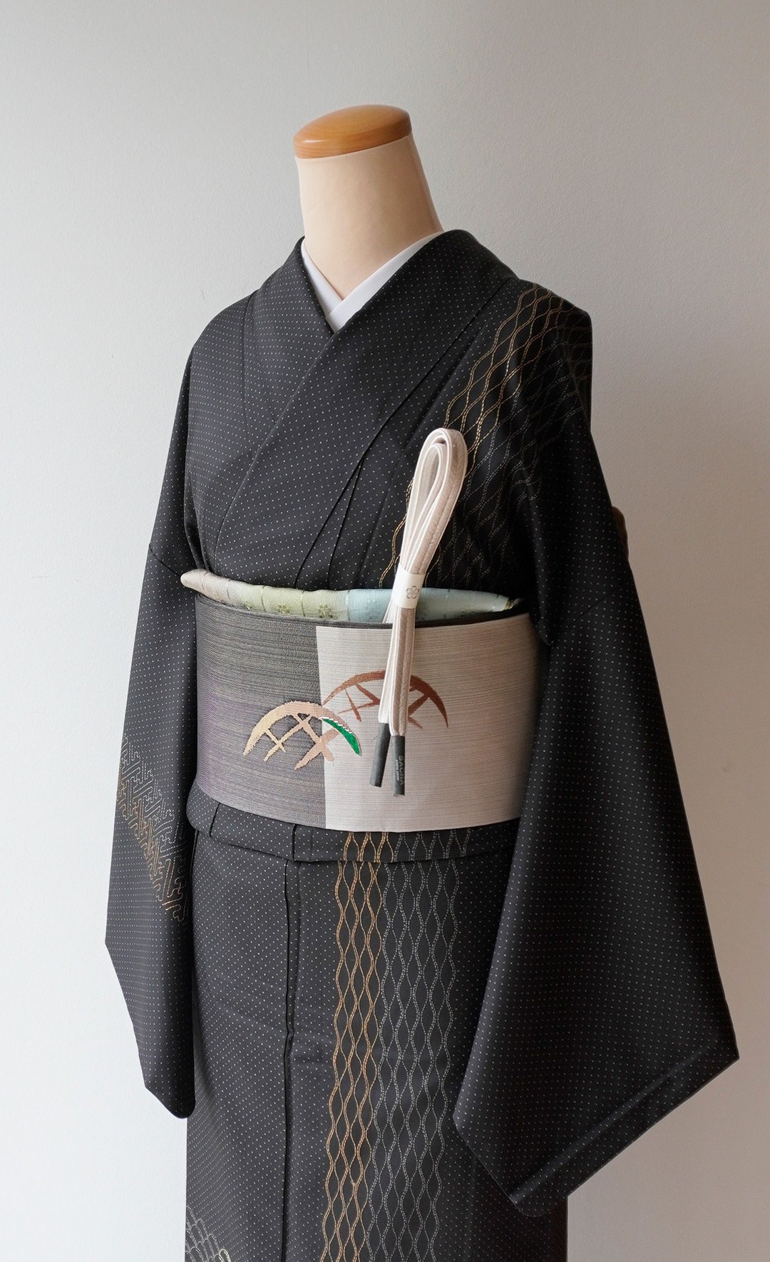 二代目川村久太郎落款 刺し子 着物“大きな流れに素朴な美”大島紬訪問着  