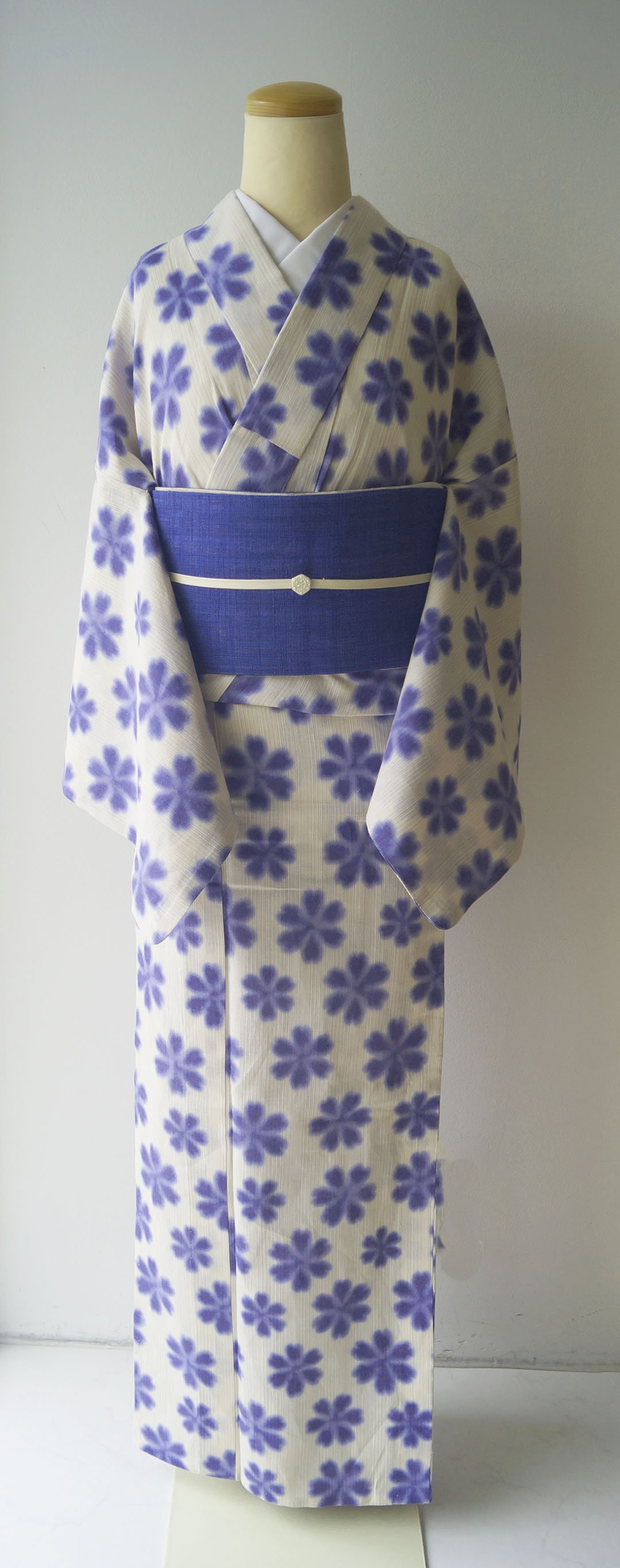 ご奉仕 高身長の方にも◆粋な大人の浴衣 ◆ 有松絞り 草花間道 素晴らしい逸品 楽天市場】お仕立て上がり絞り浴衣単品 花しぼり「晴天 薄青×藍