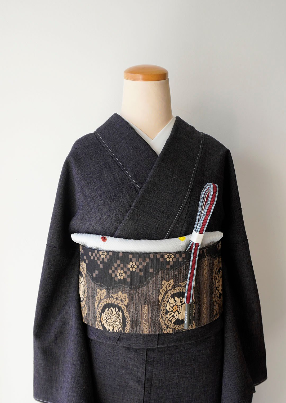 なごや帯】黒地 花兎と花文 なごや帯 | 大山キモノ・ちぇらうな なごや帯】黒地 花兎と花文 なごや帯 | 大山キモノ・ちぇらうな