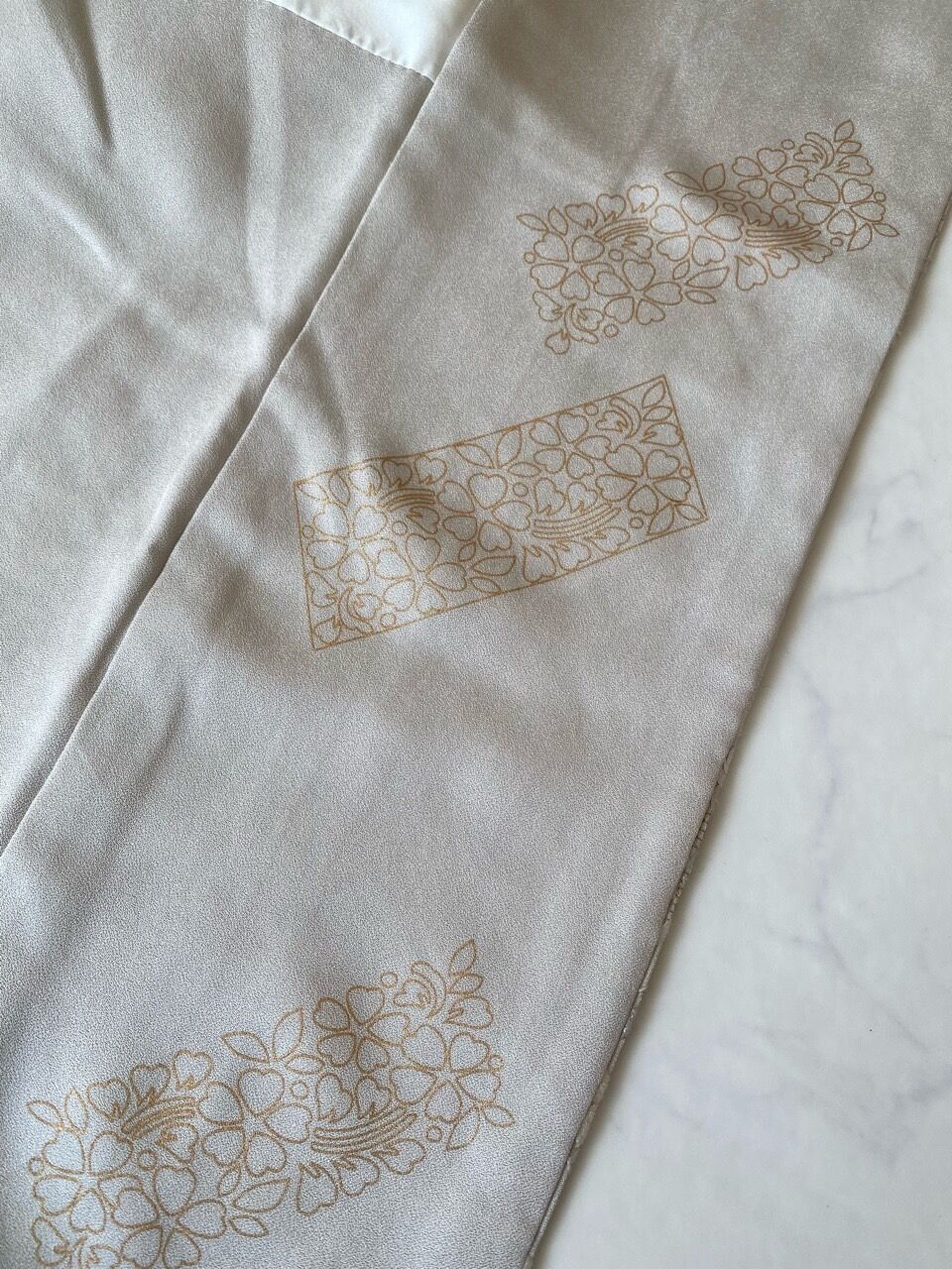 袷】紫水晶地 華唐草文汕頭刺繍色留袖 仕付け糸付き・ガード加工 袷】紫水晶地 華唐草文汕頭刺繍色留袖 仕付け糸付き・ガード加工