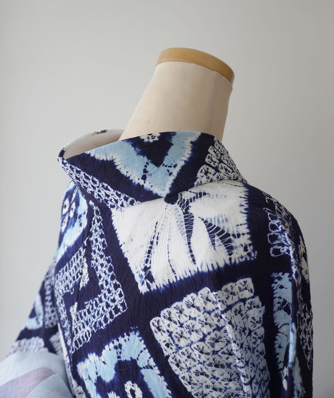 【値下げ】濃い藍色の有松絞り　浴衣　手蜘蛛絞り 値下げ】濃い藍色の有松絞り浴衣手蜘蛛絞り